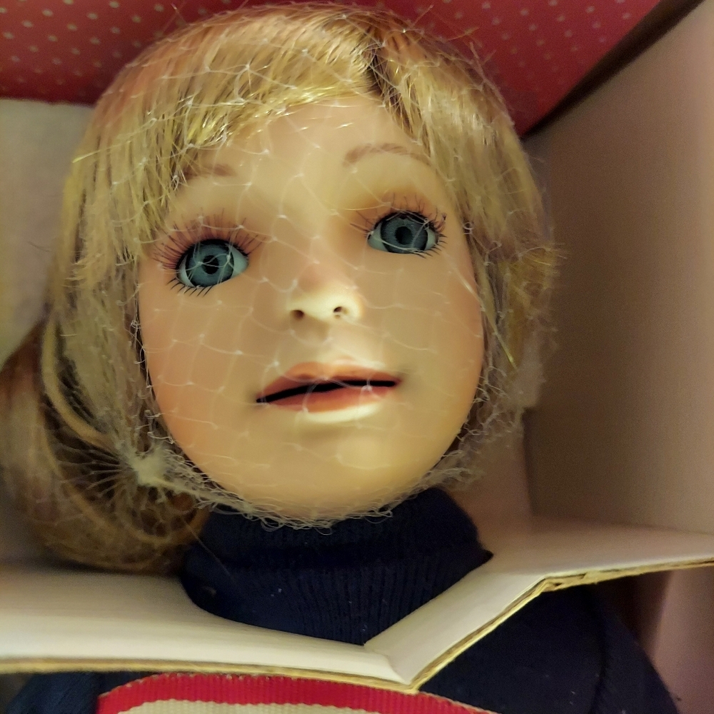 Porcelain doll Sam - Picture 3 of 5